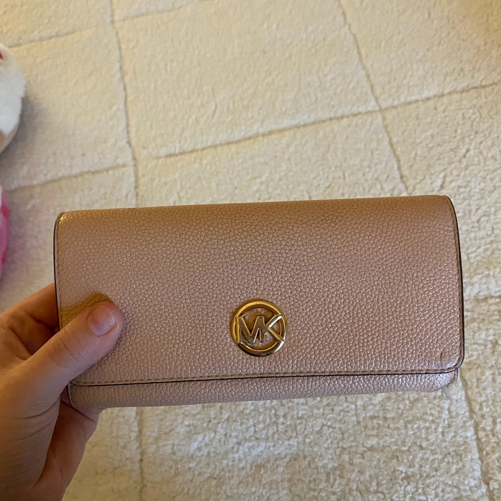 Michael Kors wallet/clutch